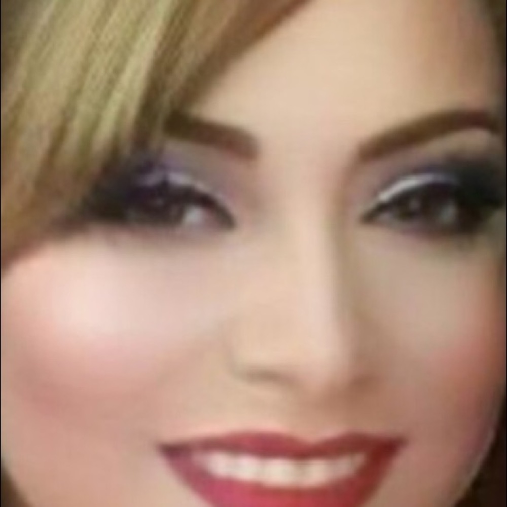 Meet your Posher, Elvira